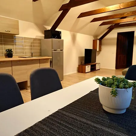 Dama Apartment Eger