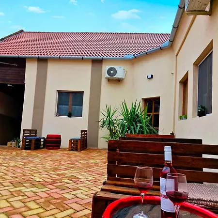 Dama Apartment *